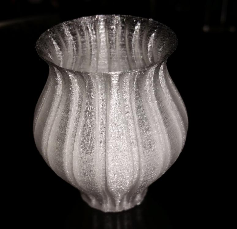 vase translucide2.jpg