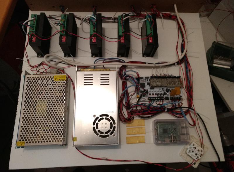 electronique.jpg.872a0ac38f1c626fcf2732856c220c4a.jpg