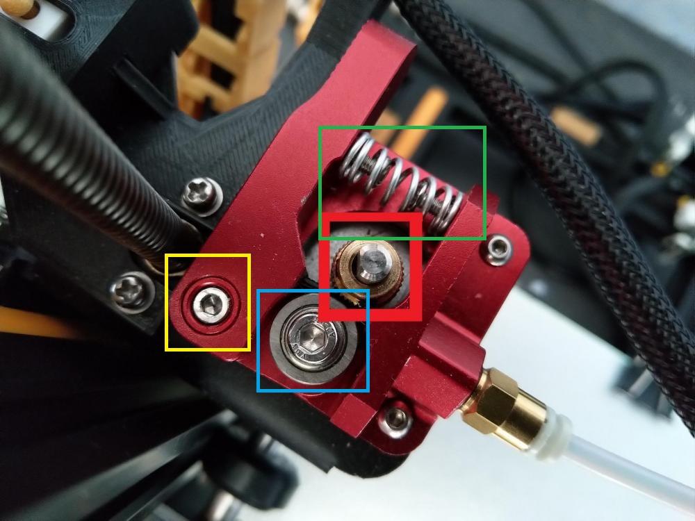 extrudeur_bosco.jpg.6d82adbc889c8d154e57d27718e4c50a.jpg