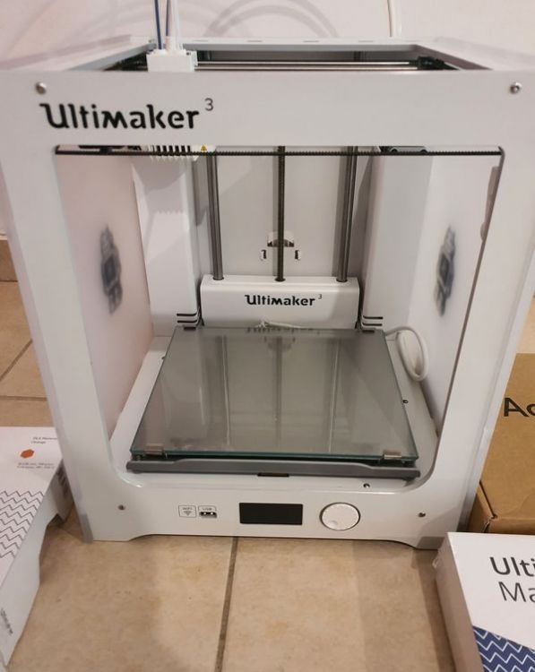Imprimante 3D Ultimaker 3 (2).jpg
