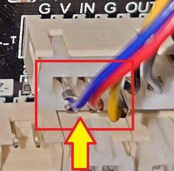 mauvaise-insertion-pins.jpg.cd3475d5483c2c430f3a0195cf2c247e.jpg