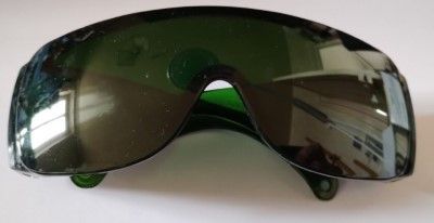 lunettes-protection-inconnue-S9.jpg.ac0c316f0402c2f33d18384164bb801f.jpg