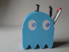 "Pacman ghost desk decoration pencil holder" de "Neal"