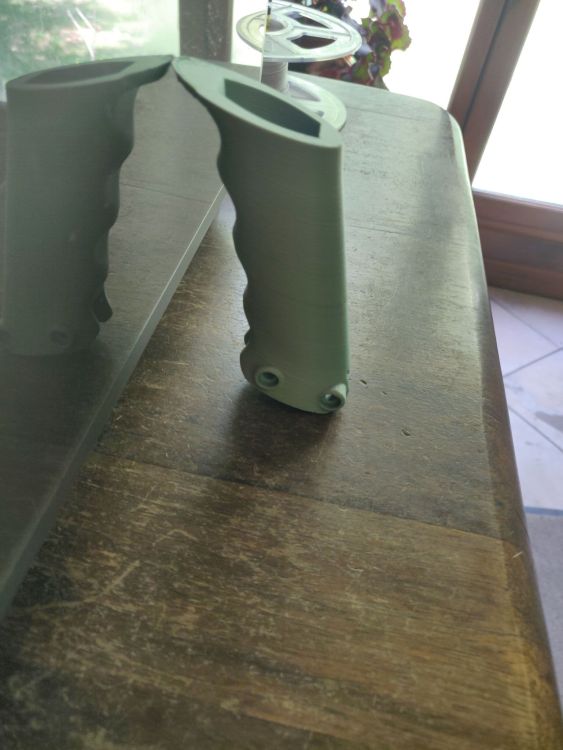 manette.thumb.jpg.e94b55f83de87b89589176364acb8ee8.jpg