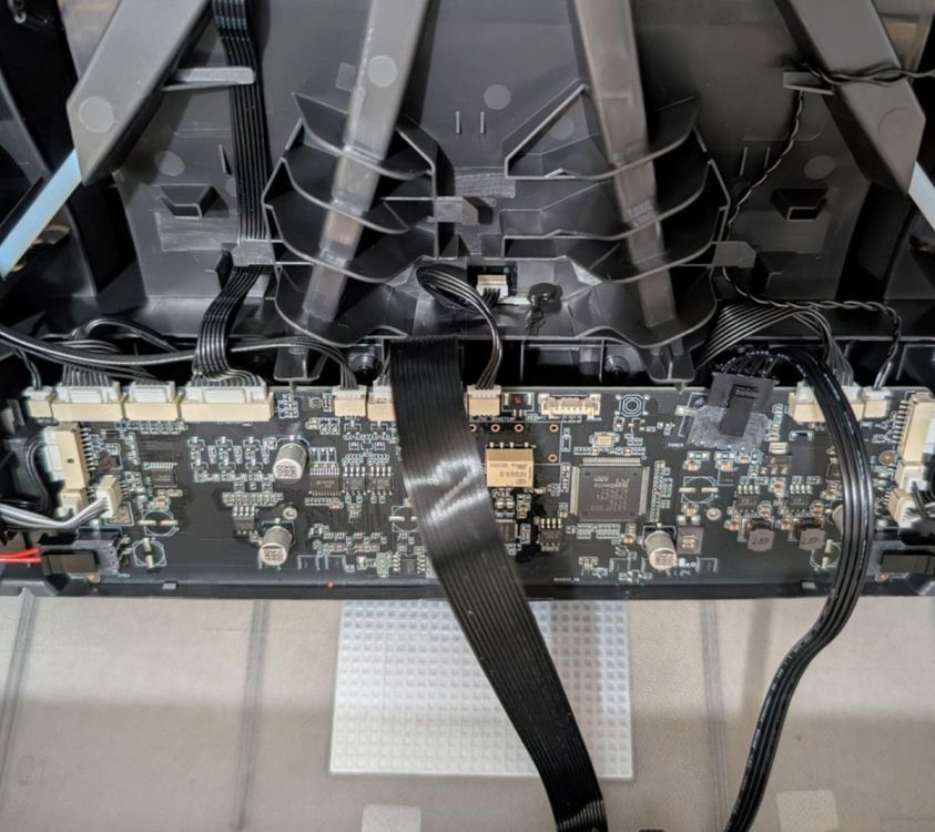 The humidity sensor is disconnected, which may be due to poor connector contact.jpg