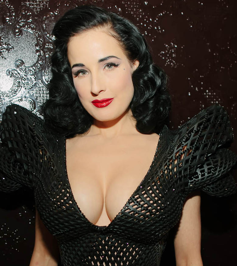 Dita Von Teese shows off 3D printed dress