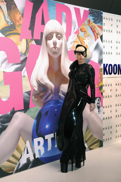 Lady Gaga Robe Imprimée En 3D 01