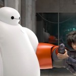Big Hero 6 : Baymax qui met son armure