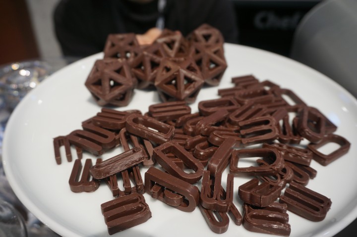 Chocolats imprimés en 3D avec la CocoJet