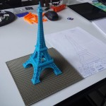 Prototype à échelle réduite de la tour Eiffel imprimée en 3D