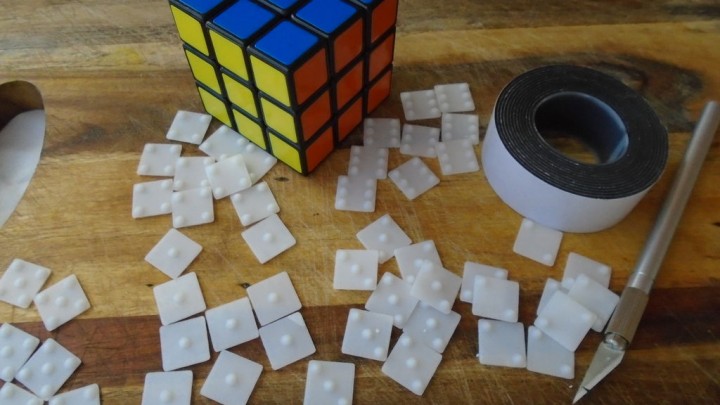 Fabrication du Rubik's Cube en braille