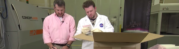 « unboxing » des objets imprimés en 3D dans l'espace sur l'ISS