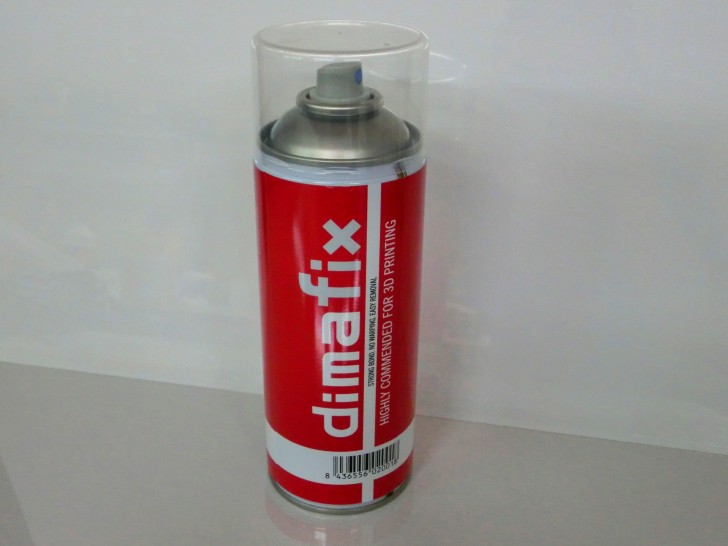 Une bombe de spray DimaFix.