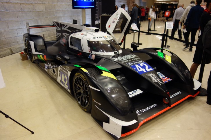 Voiture de course Strakka Racing Stratasys