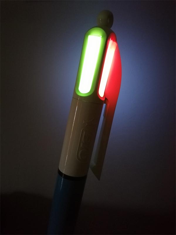 photo lampe DIY Bic géant 4 couleurs LED