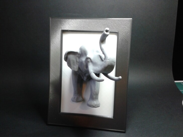 elephant PLA gris blanc