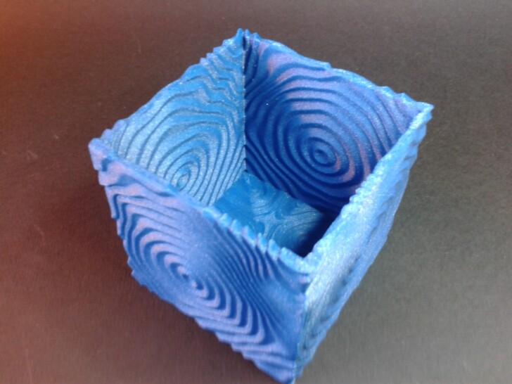 Test AKobra2Pro print PLA RippleVaseCube2 Bleu IMG 20231003 182840