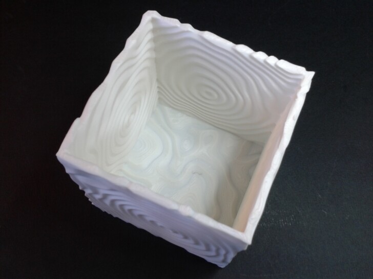 Test AKobra2Pro print PLA RippleVaseCube3 blanc IMG 20231003 182712