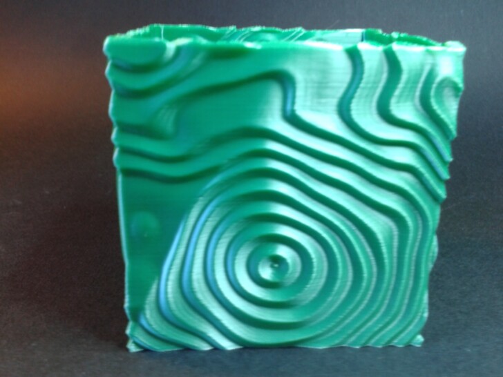 Test AKobra2Pro print PLA RippleVaseCube3 vert IMG 20231003 183025