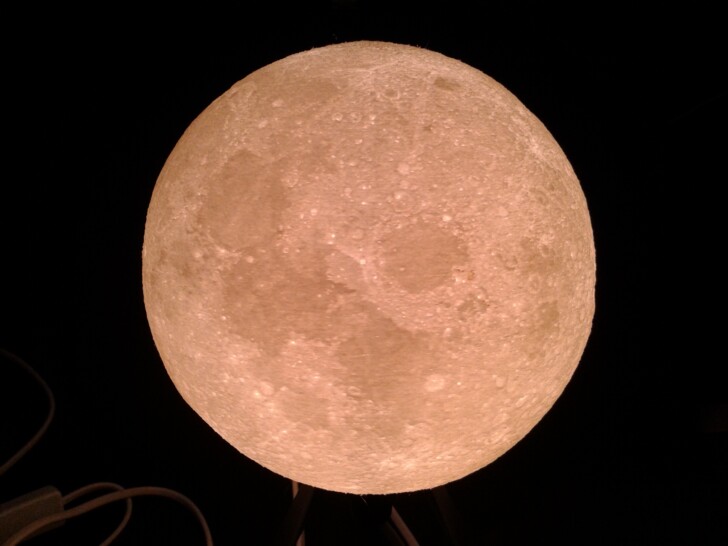 Test Ender 3 V3 KE Print PLA Designer Lithophane Moon Lamp IMG 20231229 100629