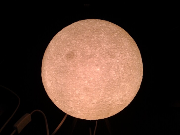 Test Ender 3 V3 KE Print PLA Designer Lithophane Moon Lamp IMG 20231229 100636