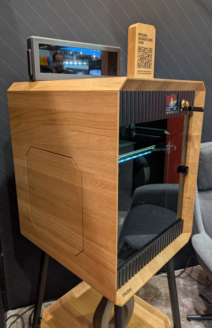 photo Prusa Signature Oak gauche