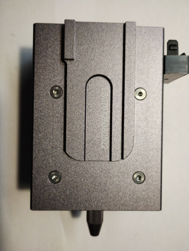 tete laser systeme accrochage